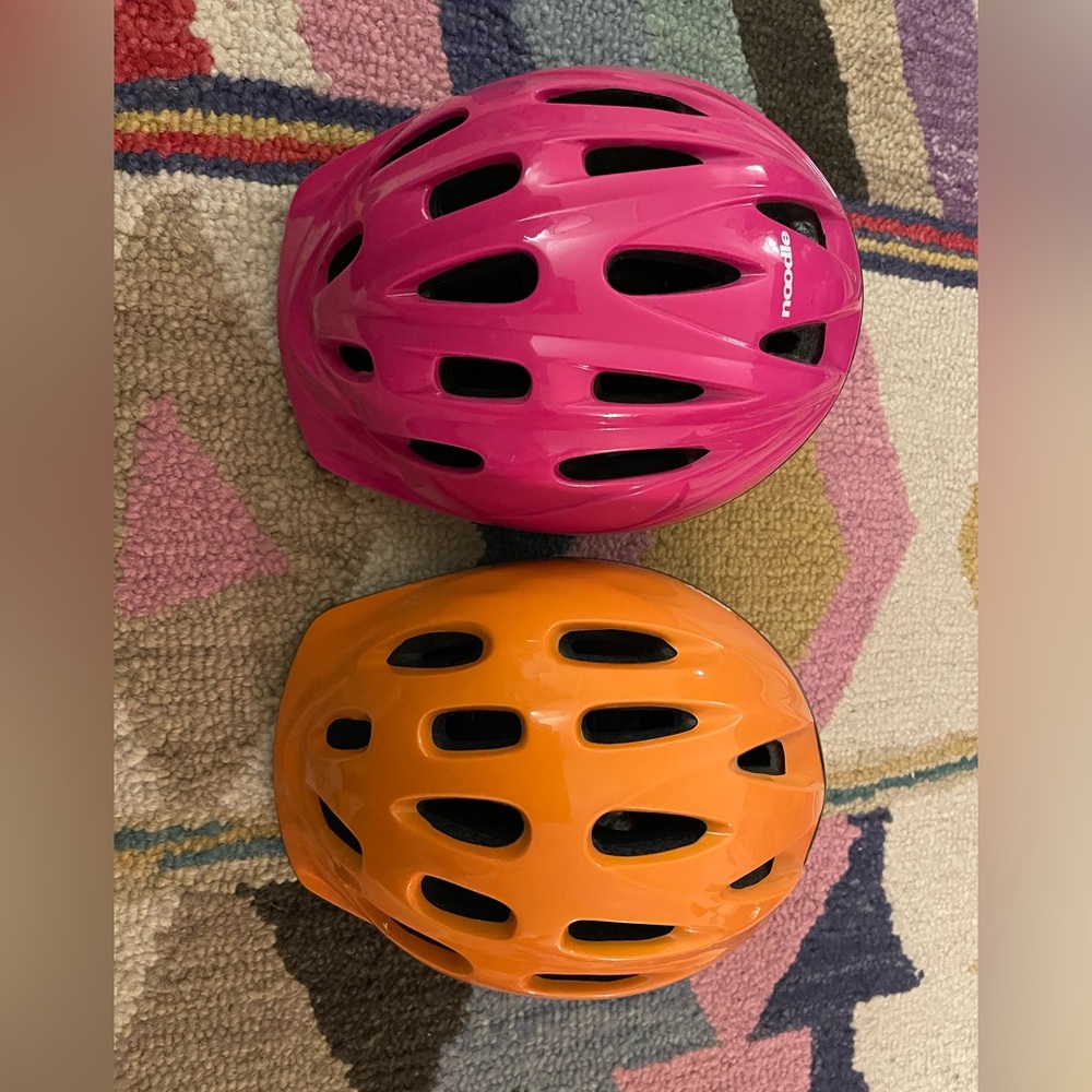 2 Joovy helmets.